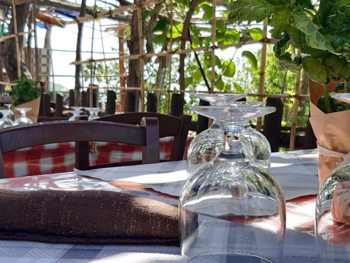Agriturismo Il Pettirosso Аджерола Екстериор снимка