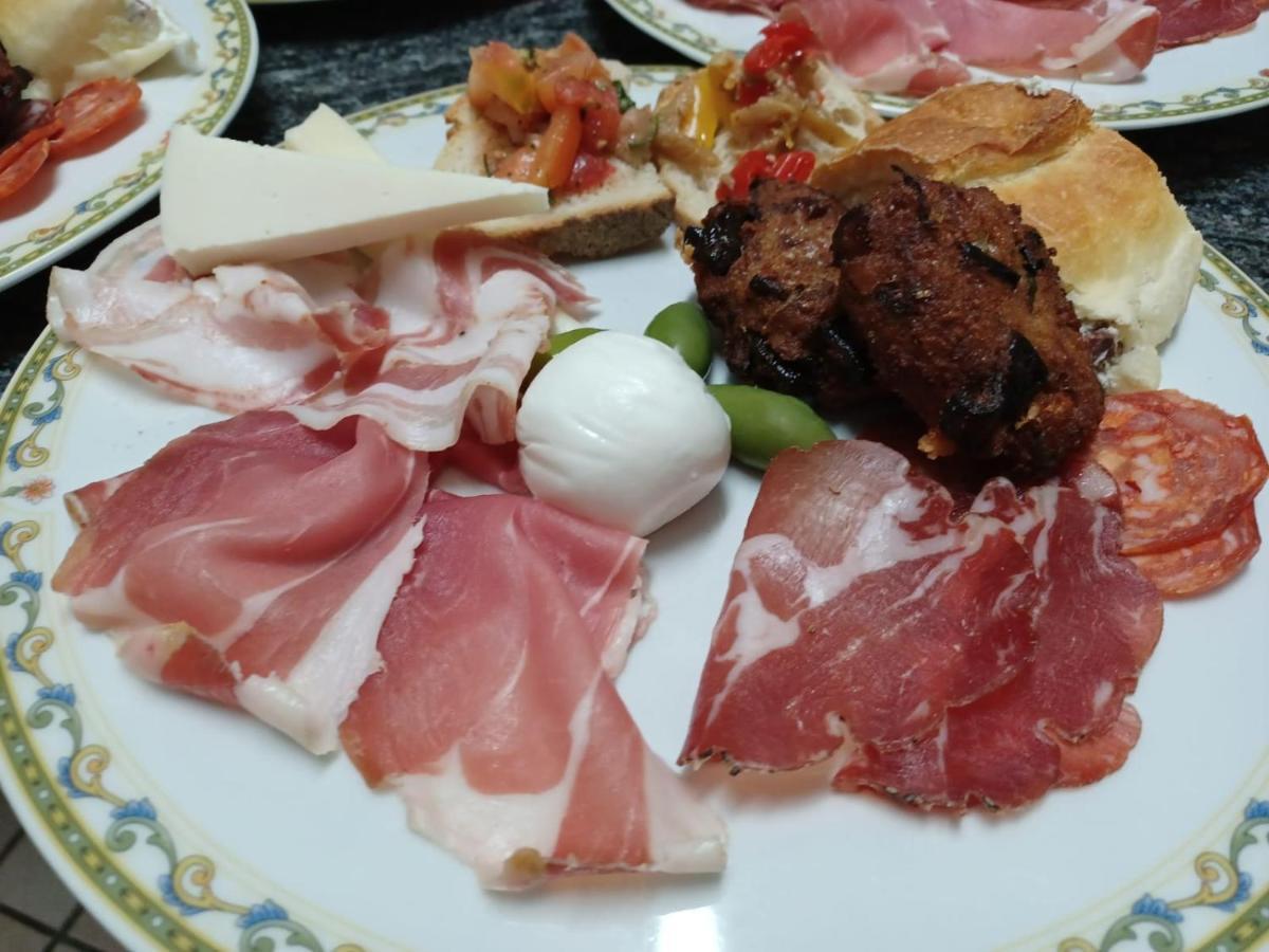 Agriturismo Il Pettirosso Аджерола Екстериор снимка