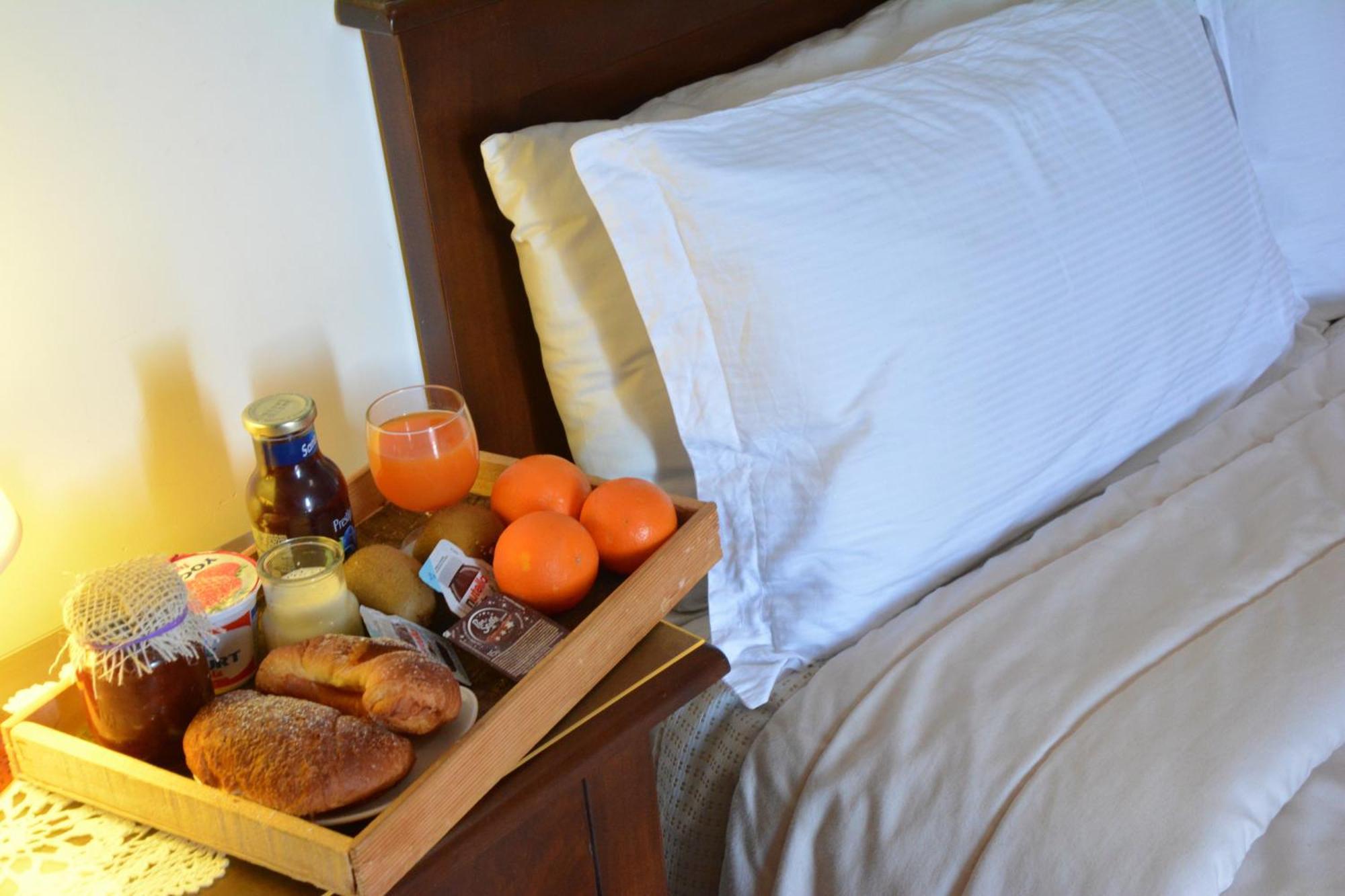 Agriturismo Il Pettirosso Аджерола Екстериор снимка